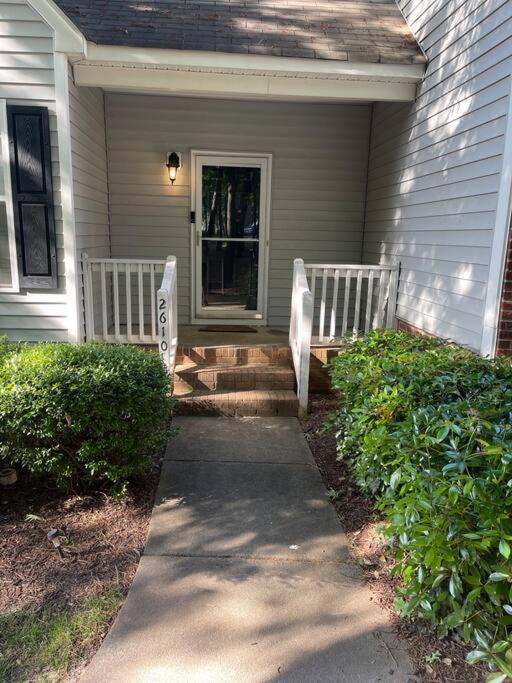 Simple Elegant Townhouse Dt Raleigh Ncsu Apartman Kültér fotó