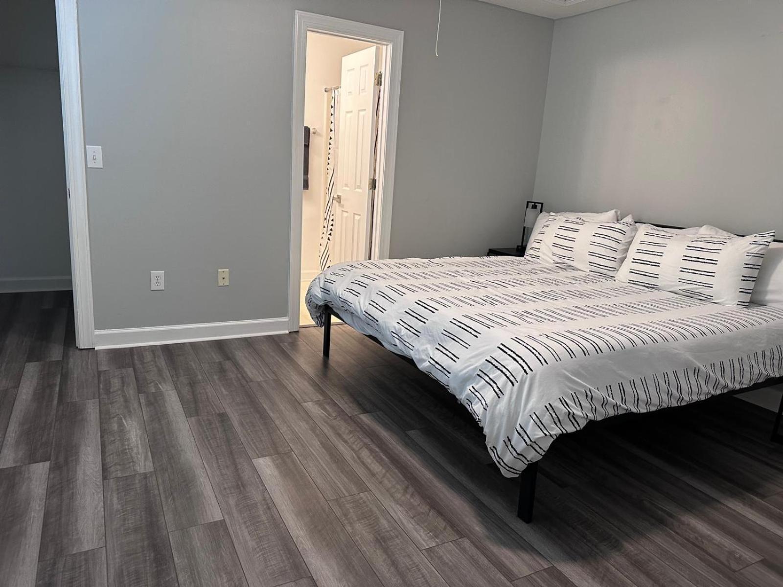 Simple Elegant Townhouse Dt Raleigh Ncsu Apartman Kültér fotó
