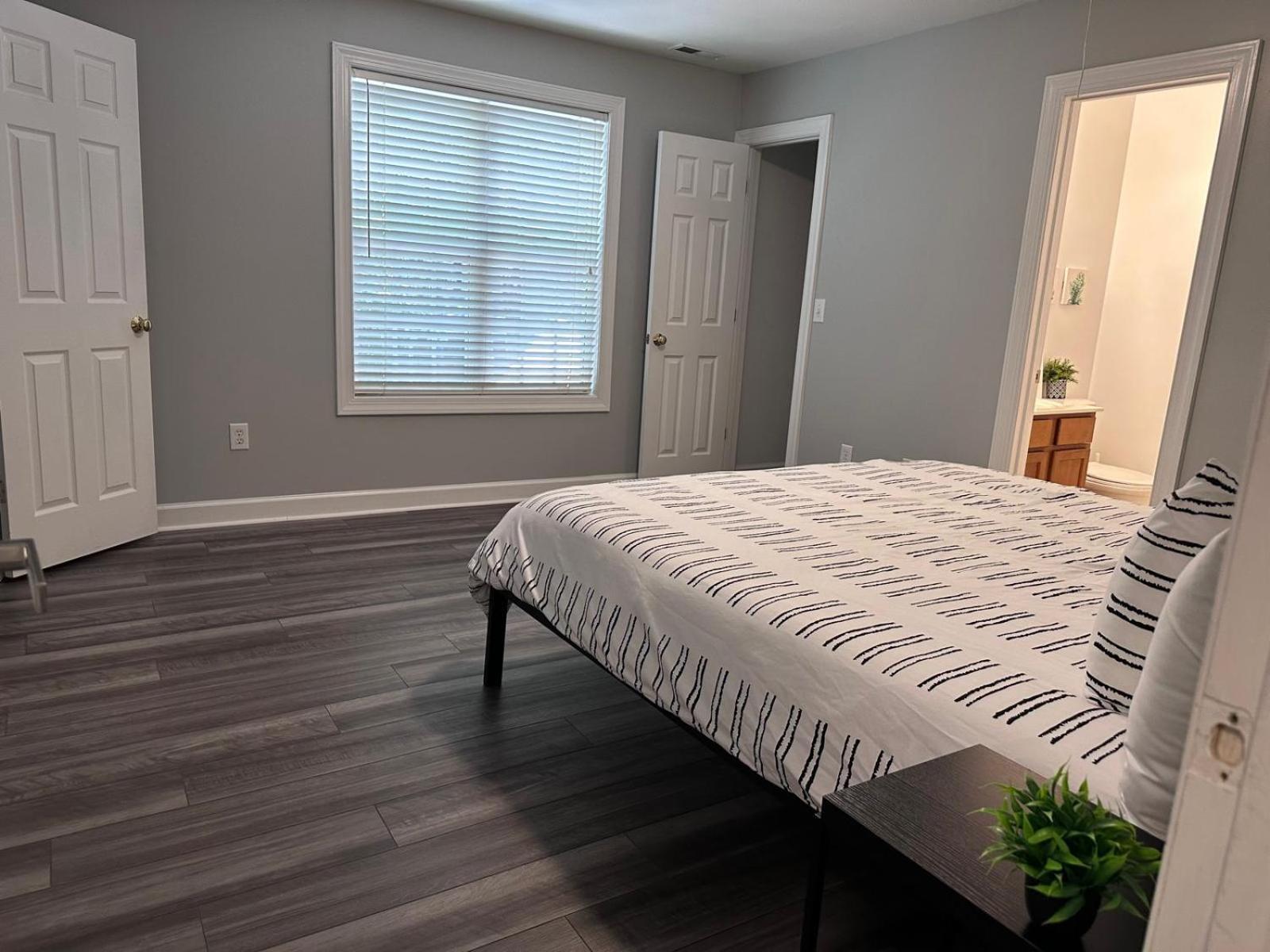 Simple Elegant Townhouse Dt Raleigh Ncsu Apartman Kültér fotó