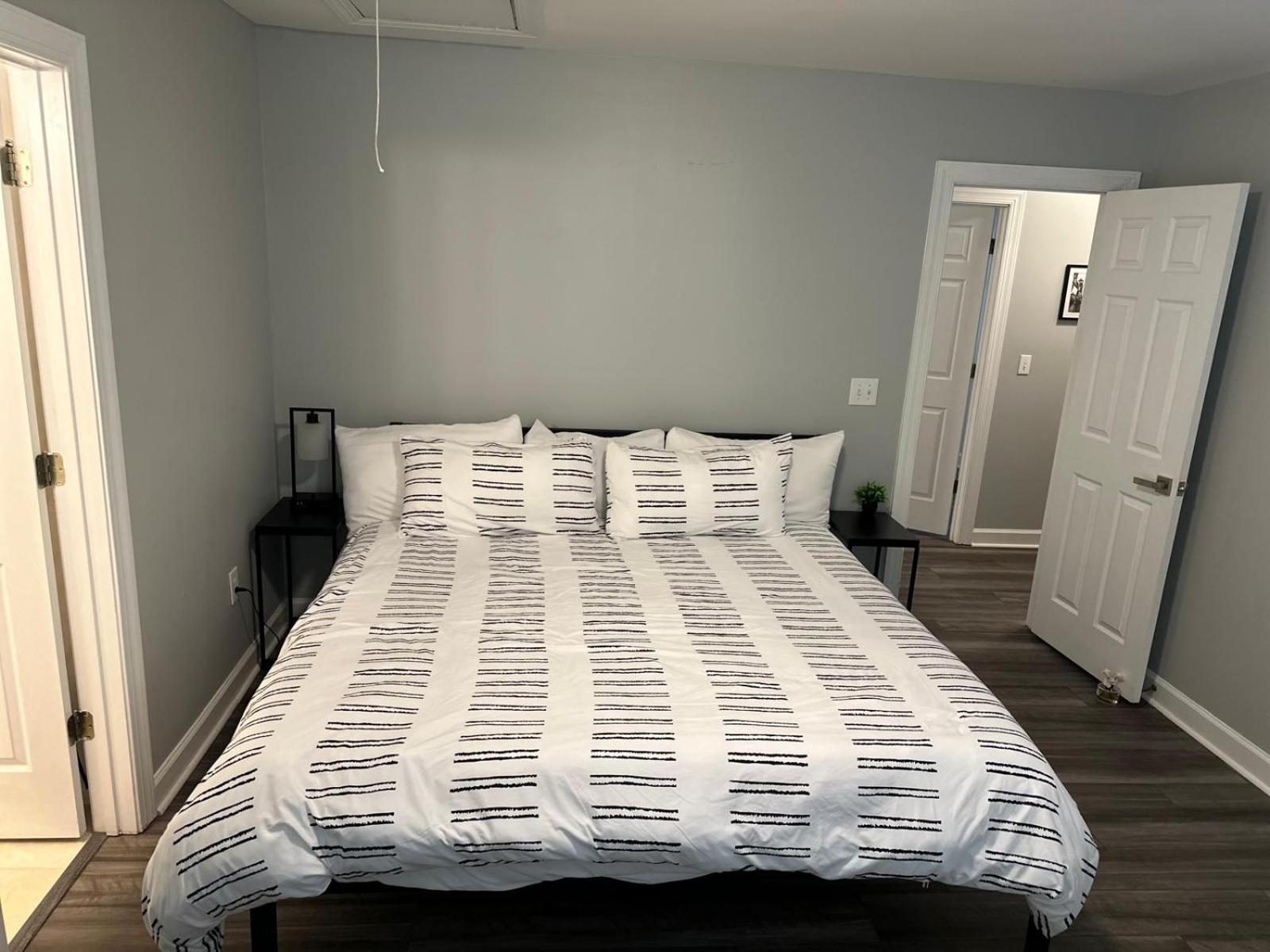 Simple Elegant Townhouse Dt Raleigh Ncsu Apartman Kültér fotó